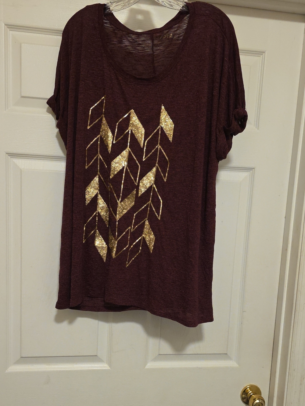 Apt. 9 Maroon Short Sleeve Tee with Gold Foil Arrow Motif